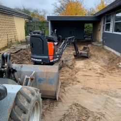 forberedelse af underlag til ny indkørsel