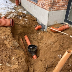 lægning af rør - kloakarbejde