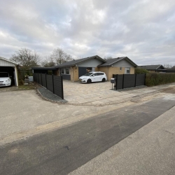 Ny indkørsel til gult hus