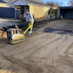 stabilgrus og belægning til ny indkørsel