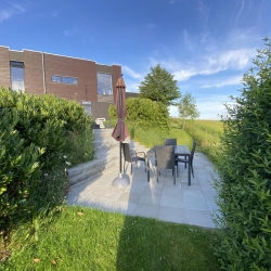 Terrasse med trapper