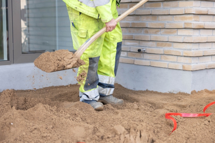 udjævning af jord ved bolig i Randers